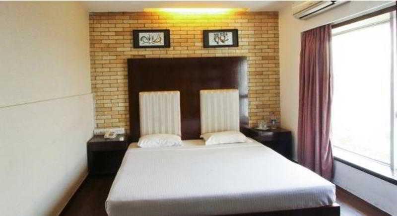 Fabhotel Savoy Suites Mumbai Airport Bombaim Exterior foto