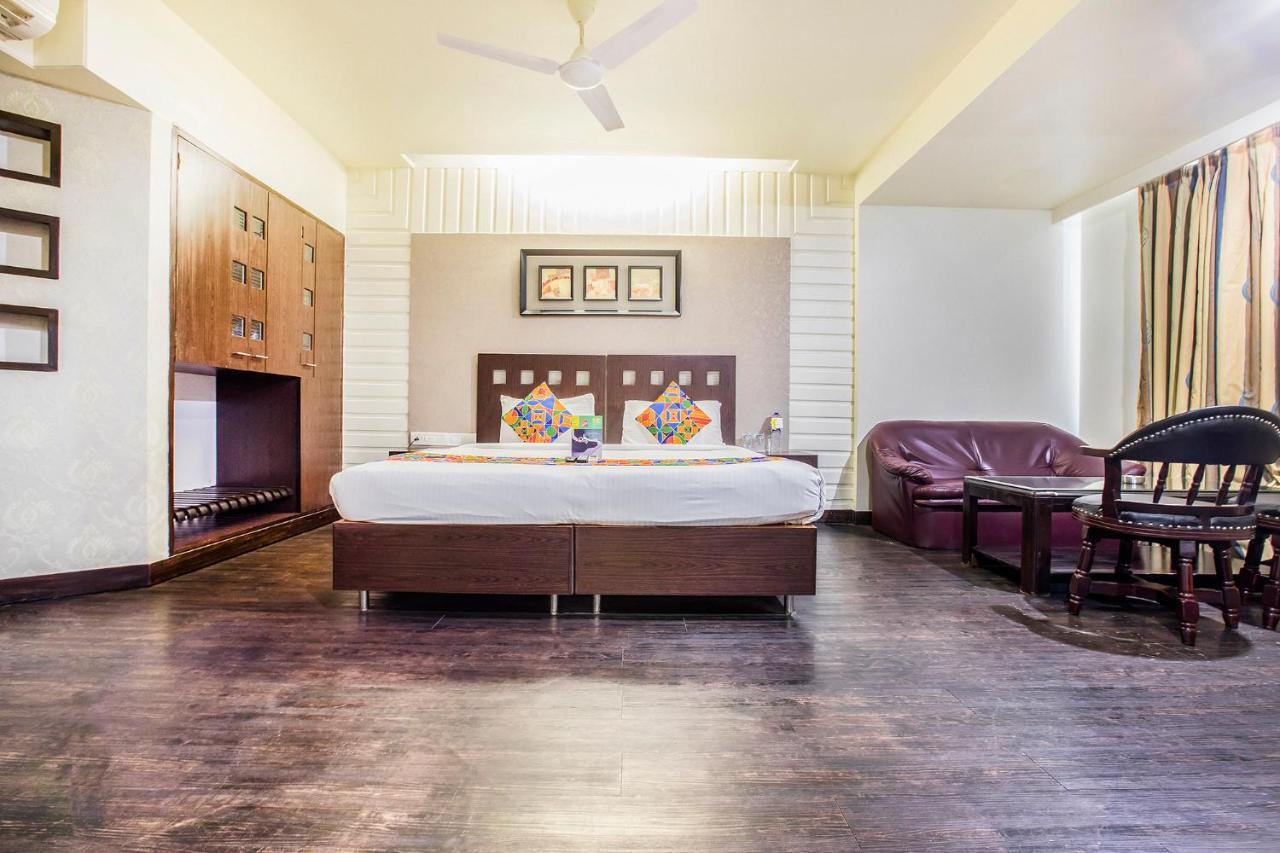 Fabhotel Savoy Suites Mumbai Airport Bombaim Exterior foto