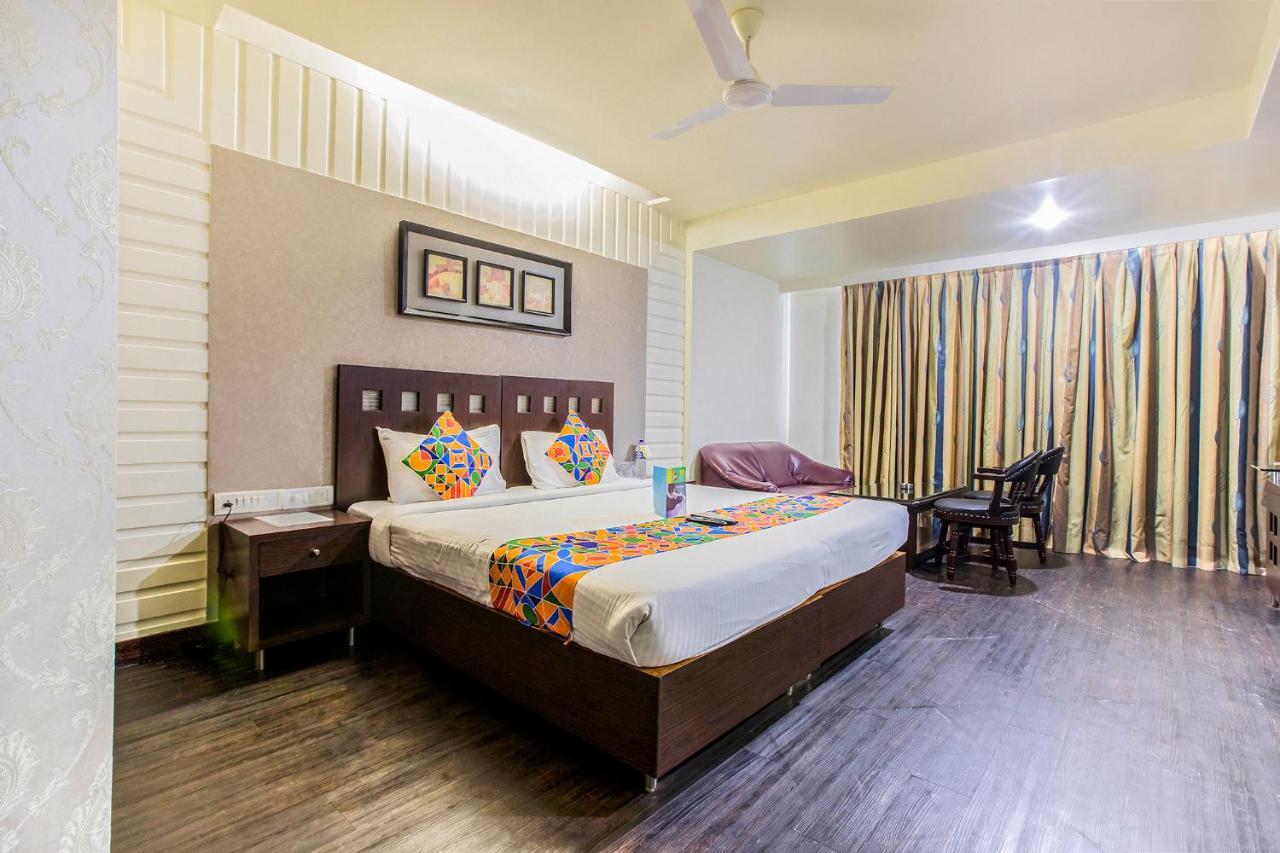 Fabhotel Savoy Suites Mumbai Airport Bombaim Exterior foto