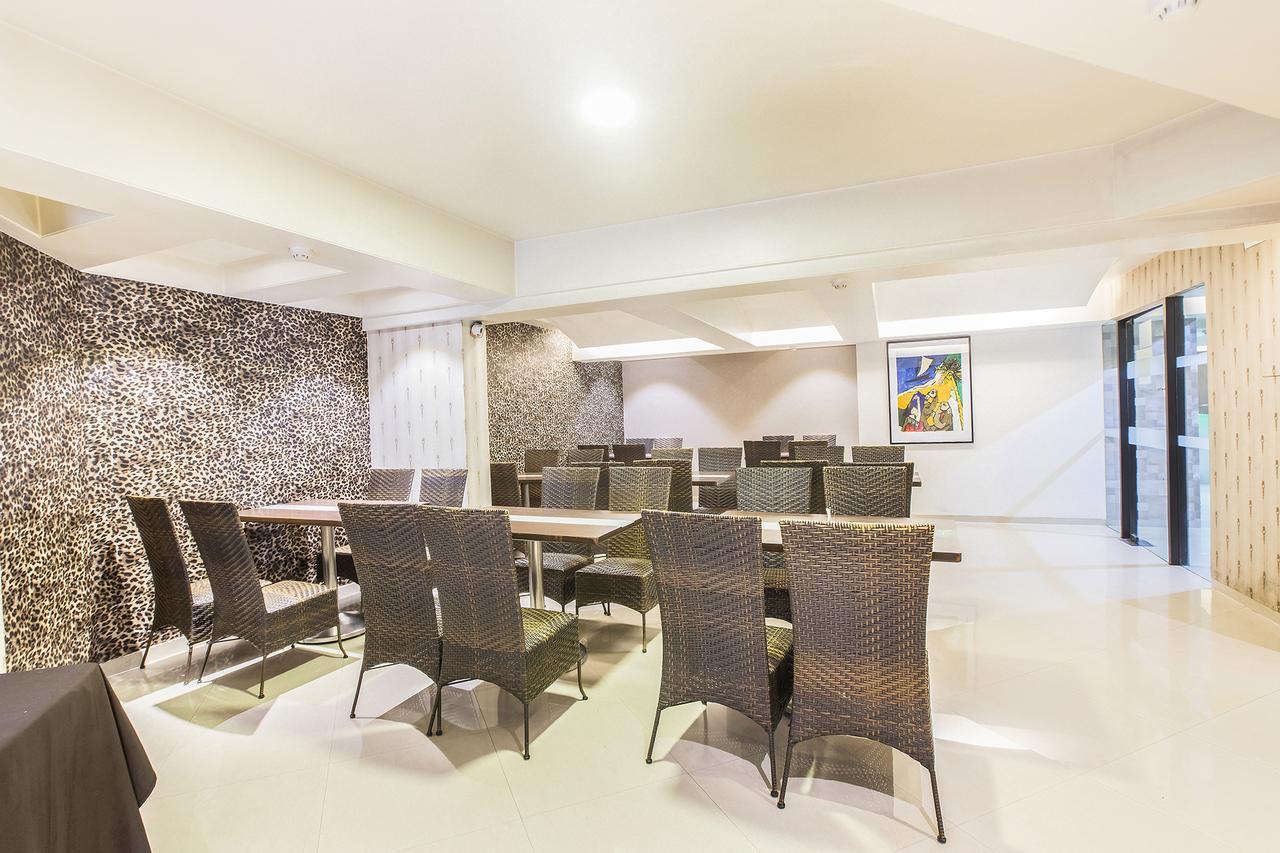 Fabhotel Savoy Suites Mumbai Airport Bombaim Exterior foto